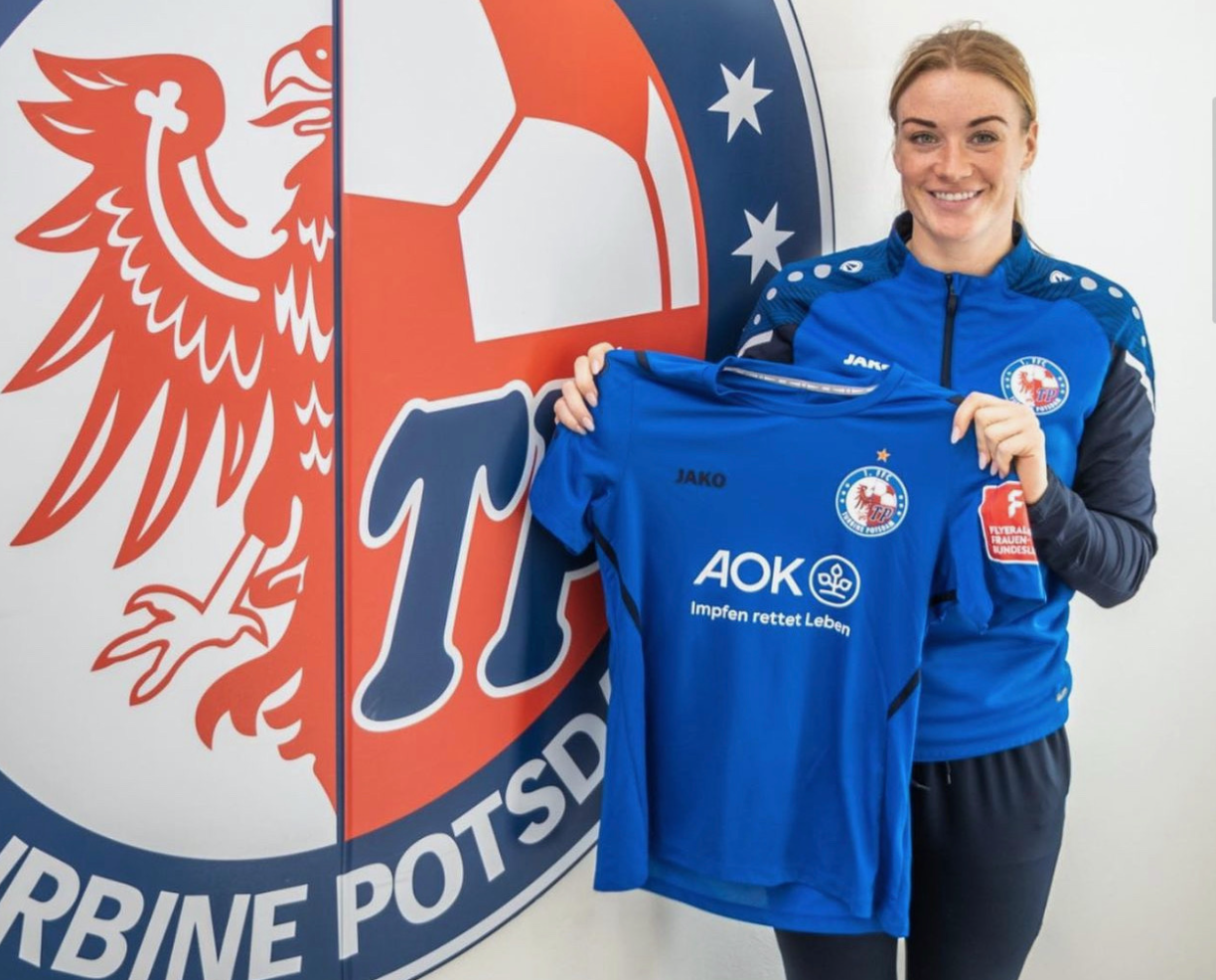 Paige Culver signs in Germany | Oakville